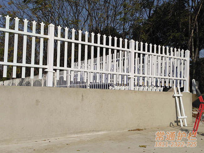 常州小区PVC塑钢围墙护栏安装