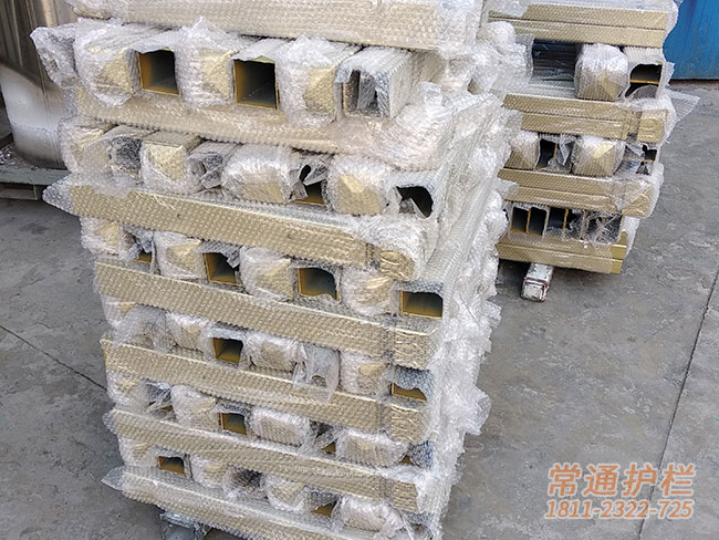 常州金色市政护栏发货